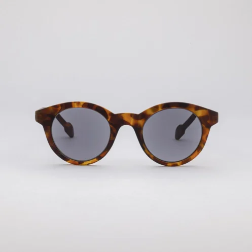 Fashionable Sunglasses Tortoise 926 F Needy